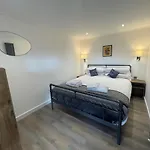Martindale & Fusedale Apartment
